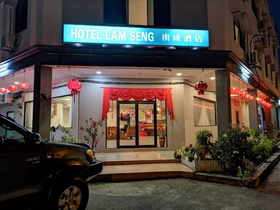 Hotel Lam Seng Pantai Remis Exterior photo